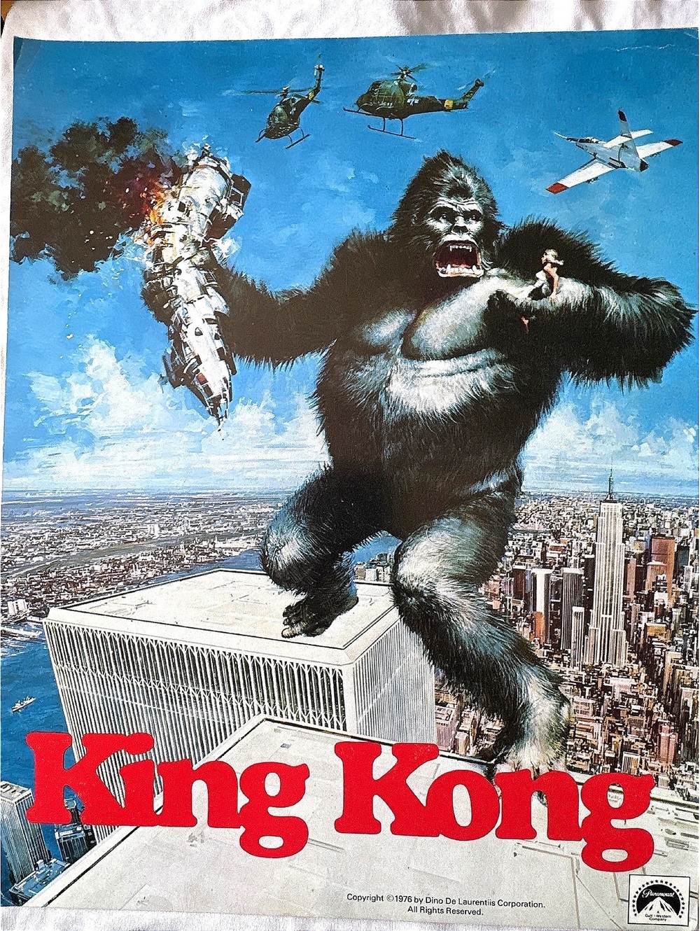 1976 Paramount KING KONG Standing On World Trade Center 12" x 9" Cast Card